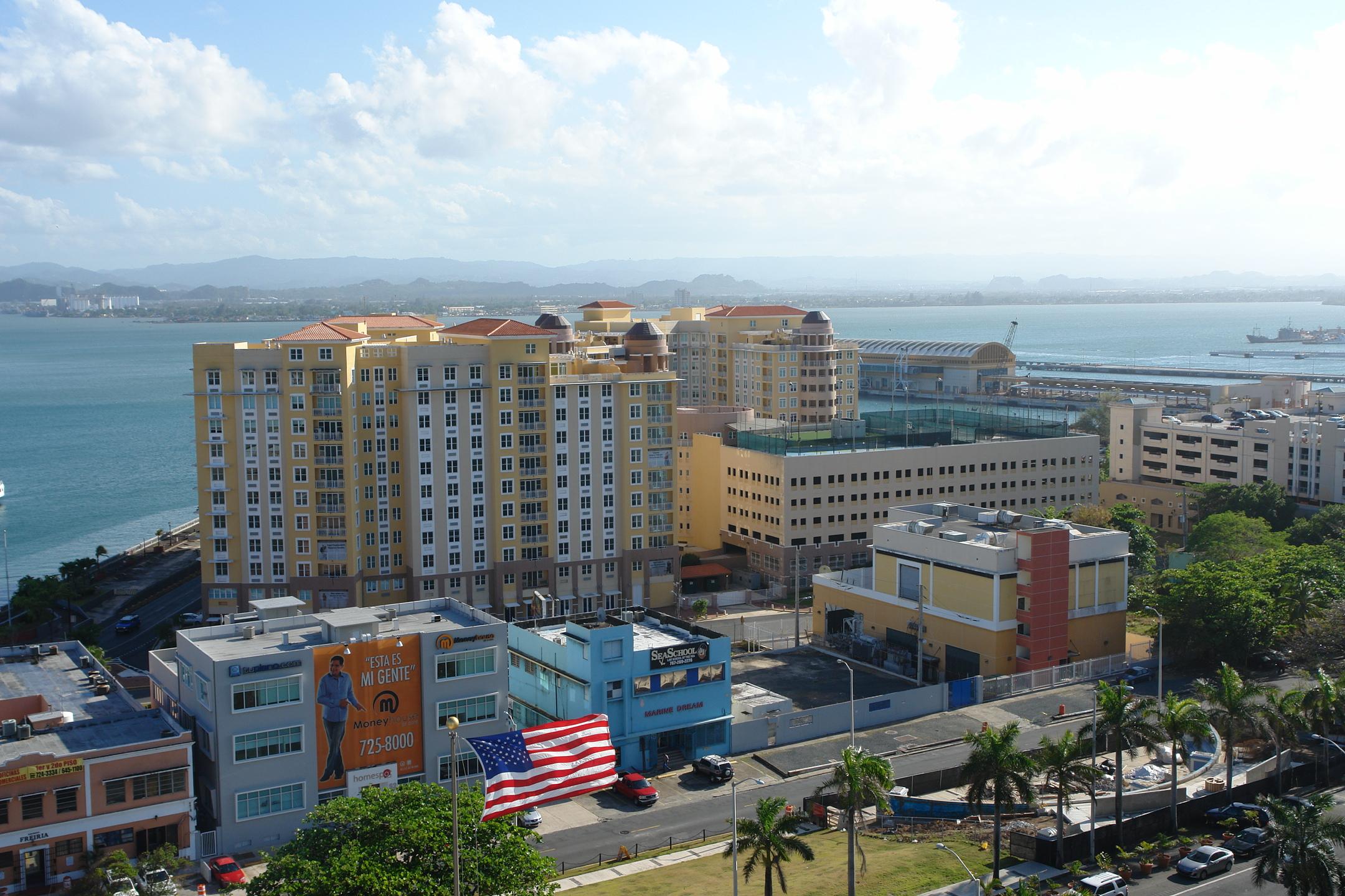 Capitolio de Puerto Rico - San Juan (Puerta de Tierra) - 2011 00116